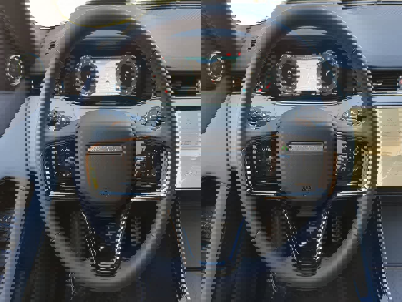 Used 2026 Land Rover Range Rover Evoque Dynamic SE image 24