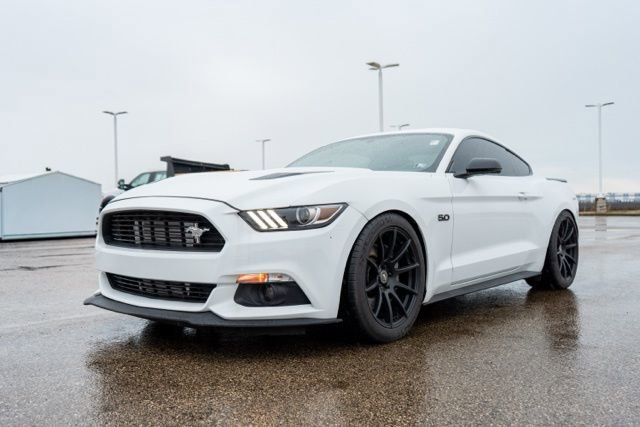 Used 2016 Ford Mustang GT Premium image 3