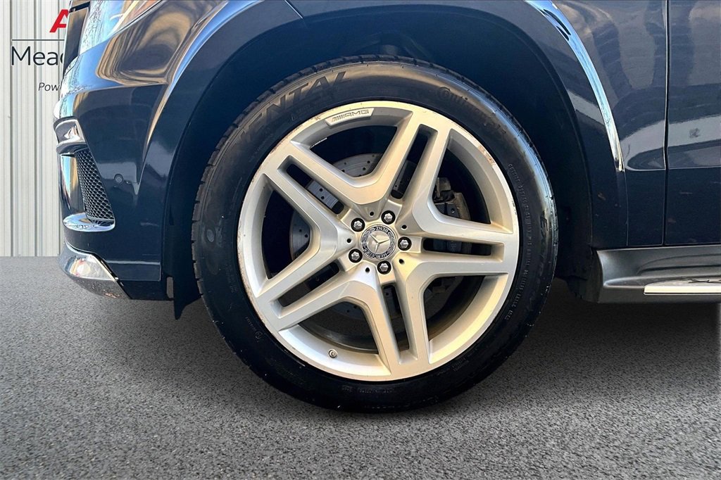 Used 2016 Mercedes-Benz GL 550 4MATIC image 35
