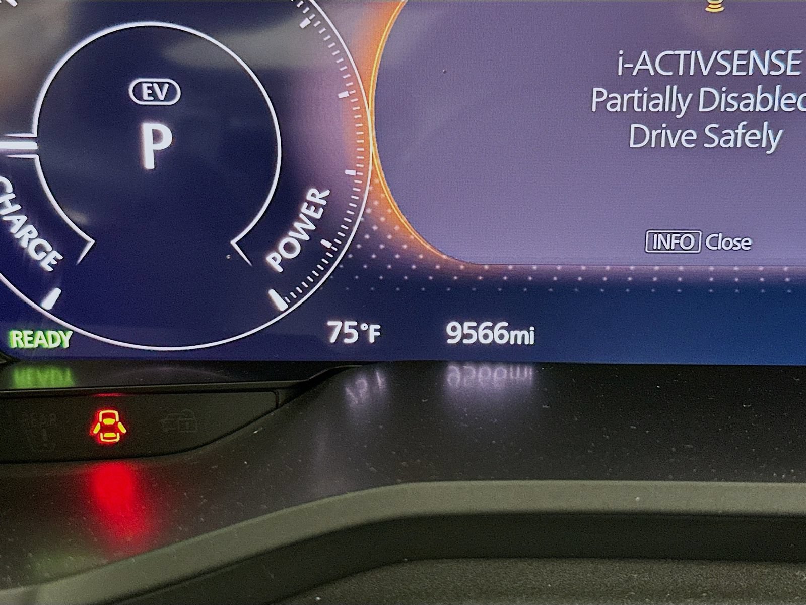 Certified 2025 MAZDA CX-70 Plug-In Hybrid w/ Premium Pkg AWD/4WD image 12