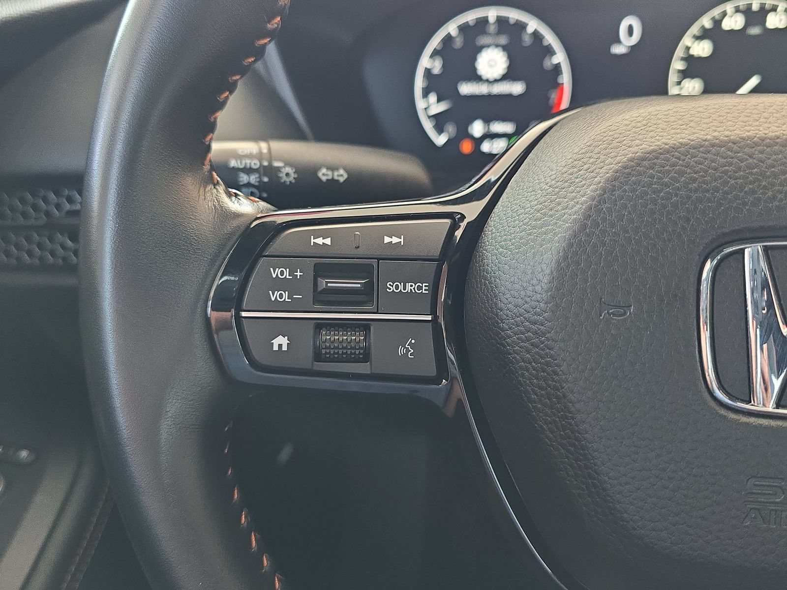 Certified 2025 Honda HR-V Sport image 16