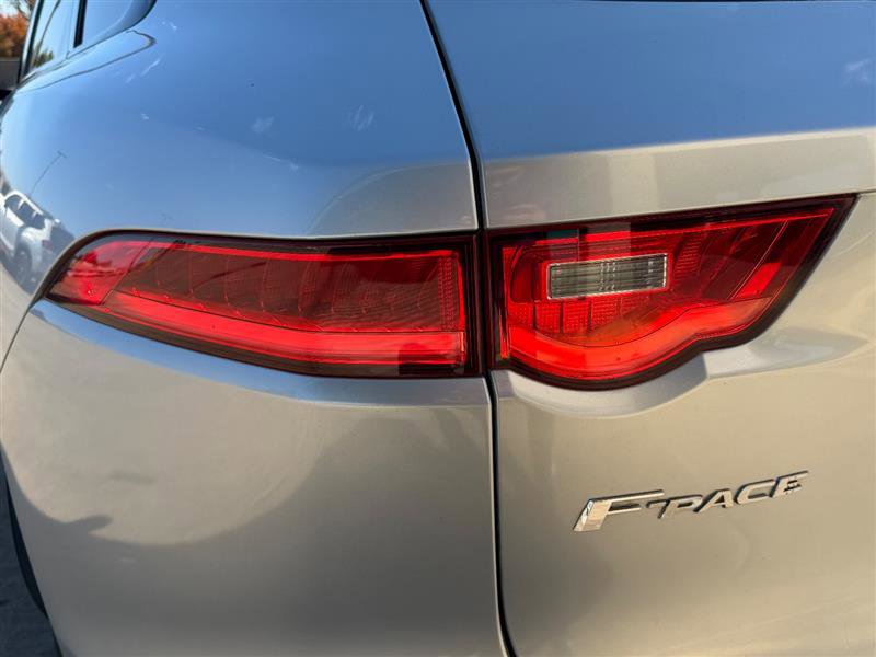 Used 2019 Jaguar F-PACE S image 24