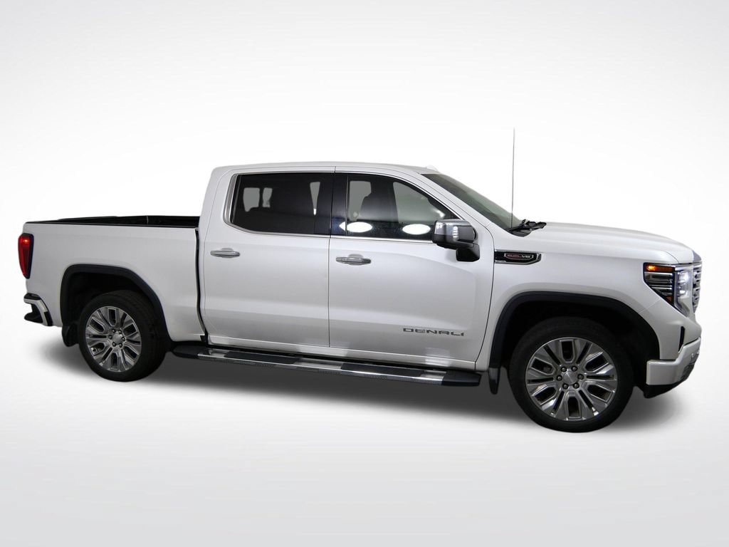 Used 2022 GMC Sierra 1500 Denali AWD/4WD image 2
