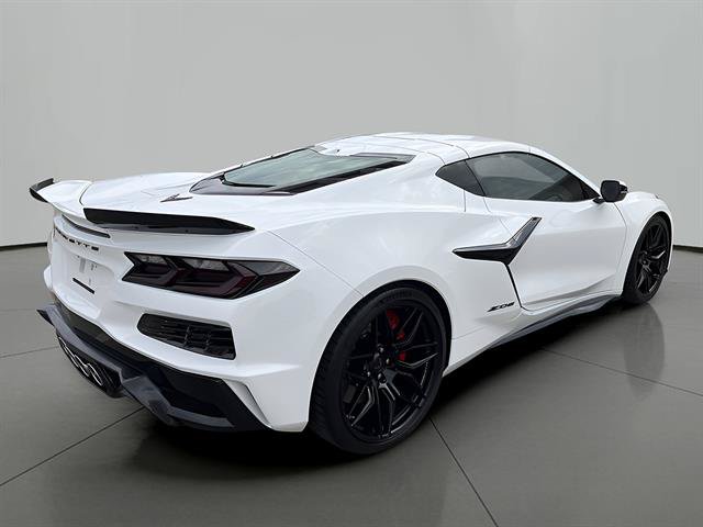 Used 2026 Chevrolet Corvette Z06 RWD image 5