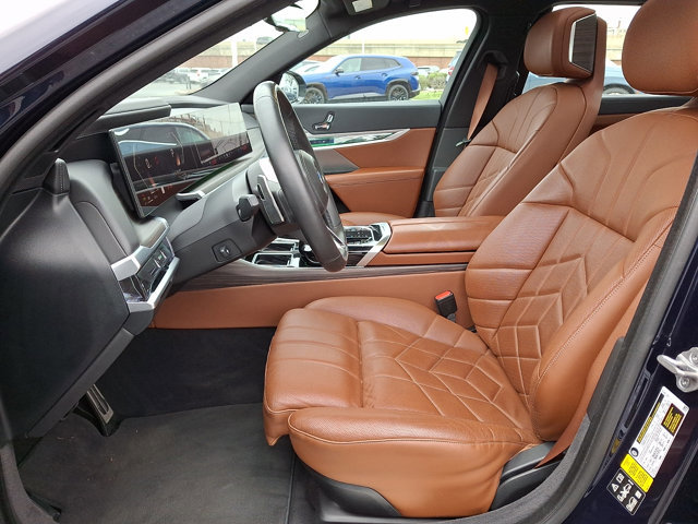 Certified 2023 BMW 760i xDrive image 15