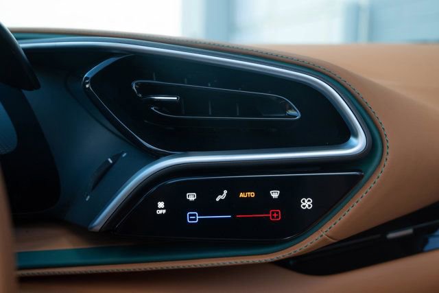 Used 2024 Ferrari 296 GTS image 39