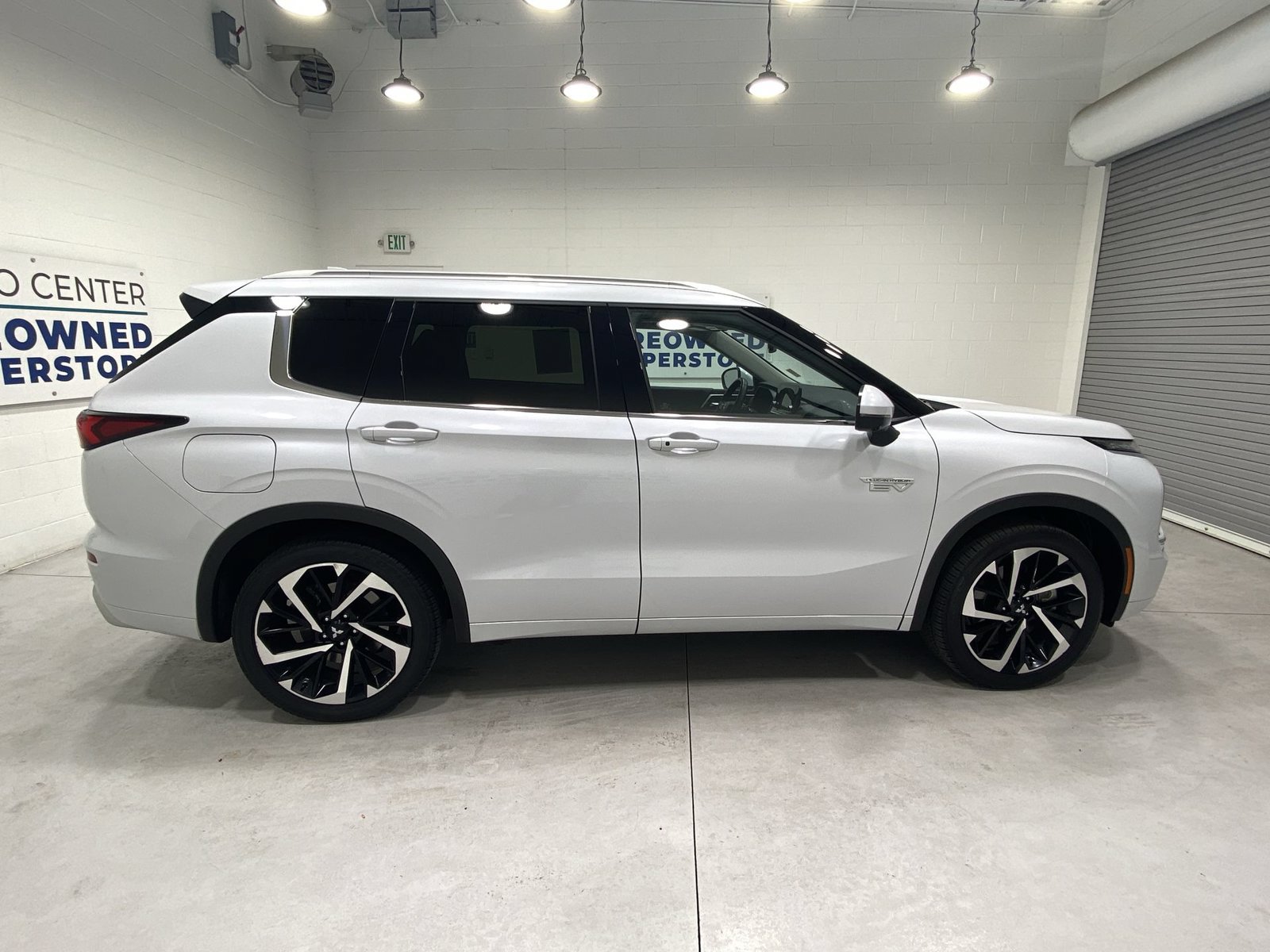 Used 2024 Mitsubishi Outlander SEL AWD/4WD image 9