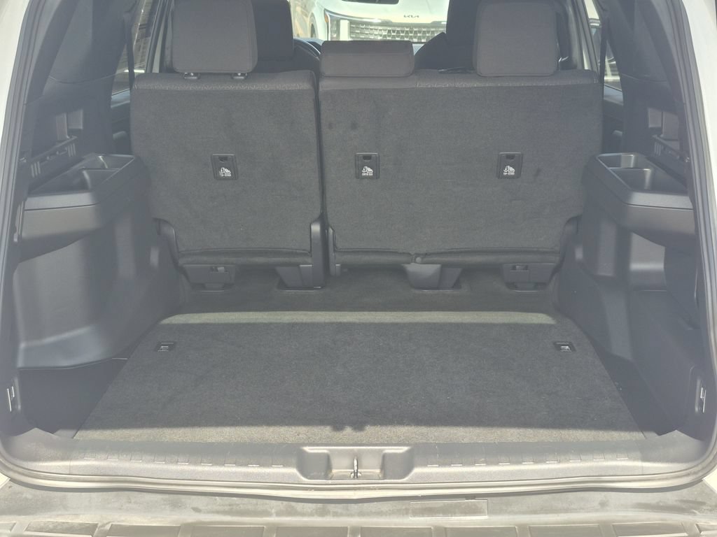 Used 2025 Toyota 4Runner SR5 AWD/4WD image 14