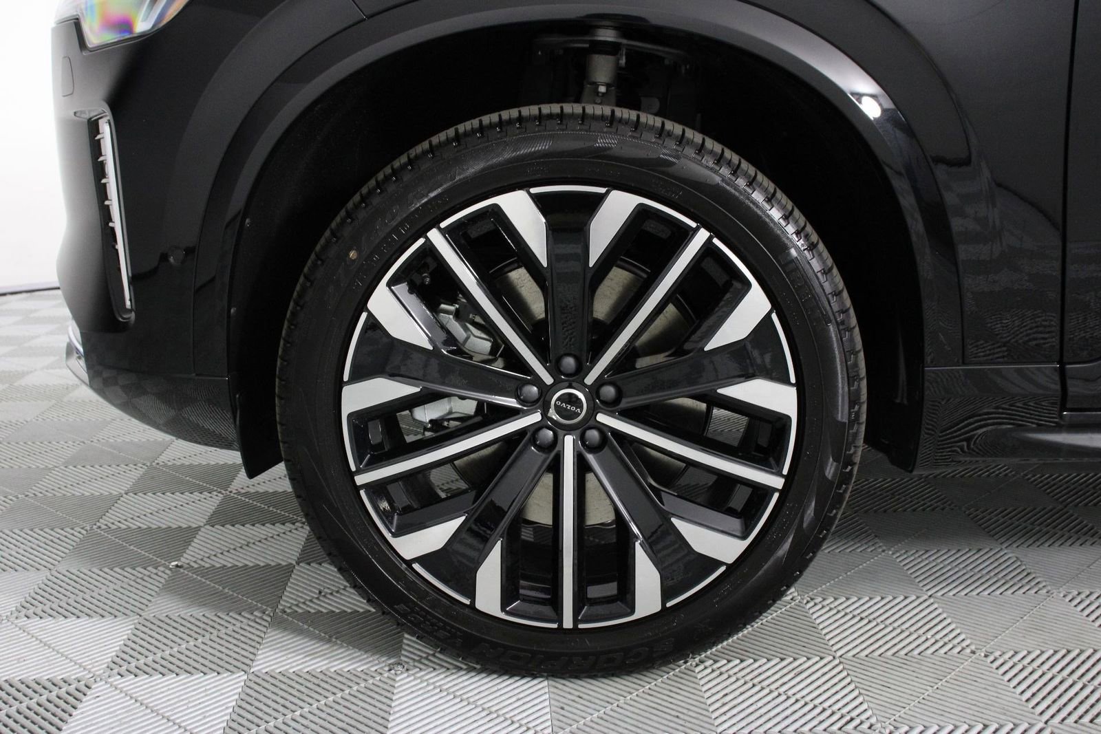 New 2026 Volvo XC90 T8 Plus w/ Protection Package Premier image 13