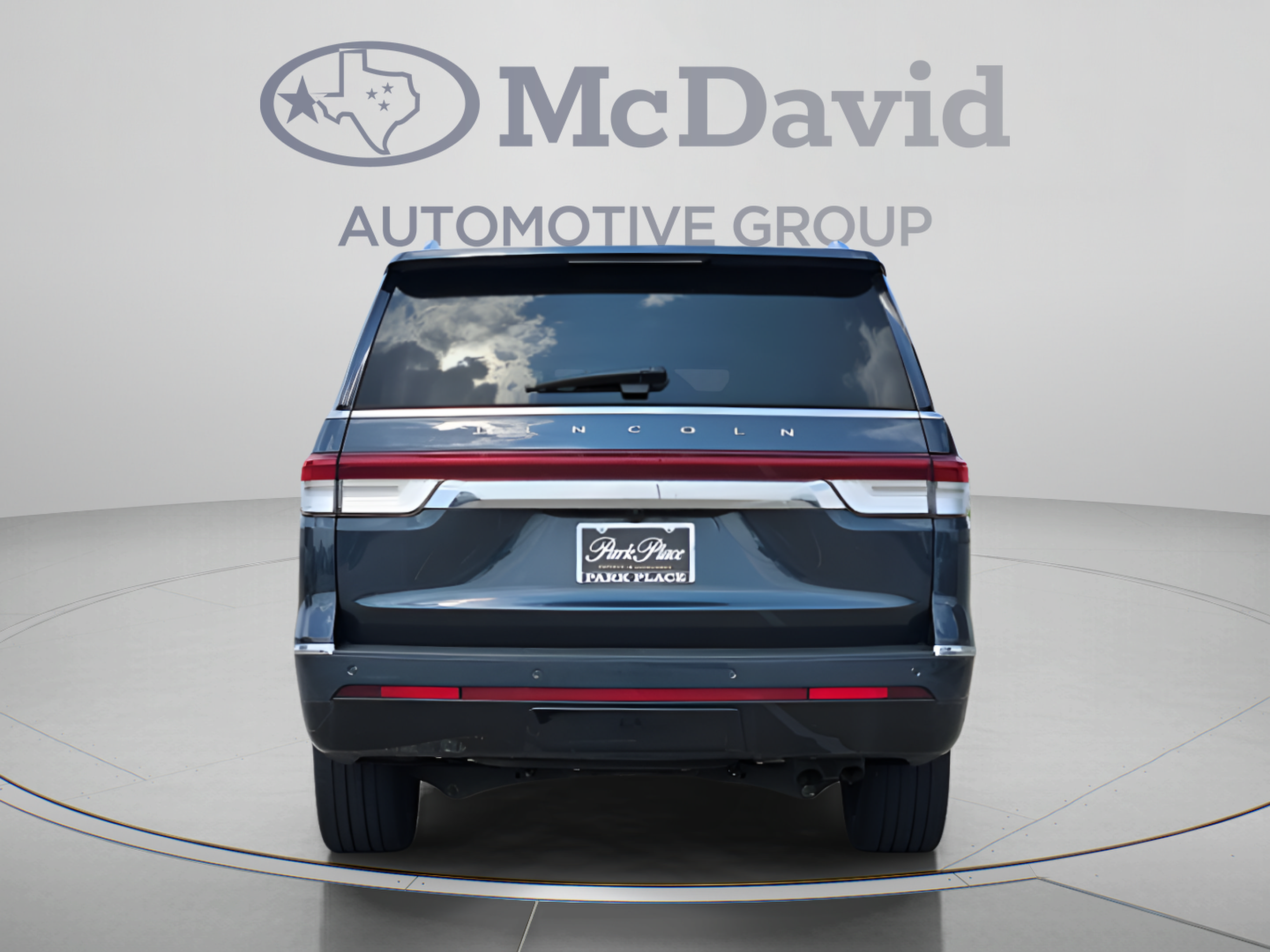 Certified 2024 Lincoln Navigator L Reserve AWD/4WD image 5