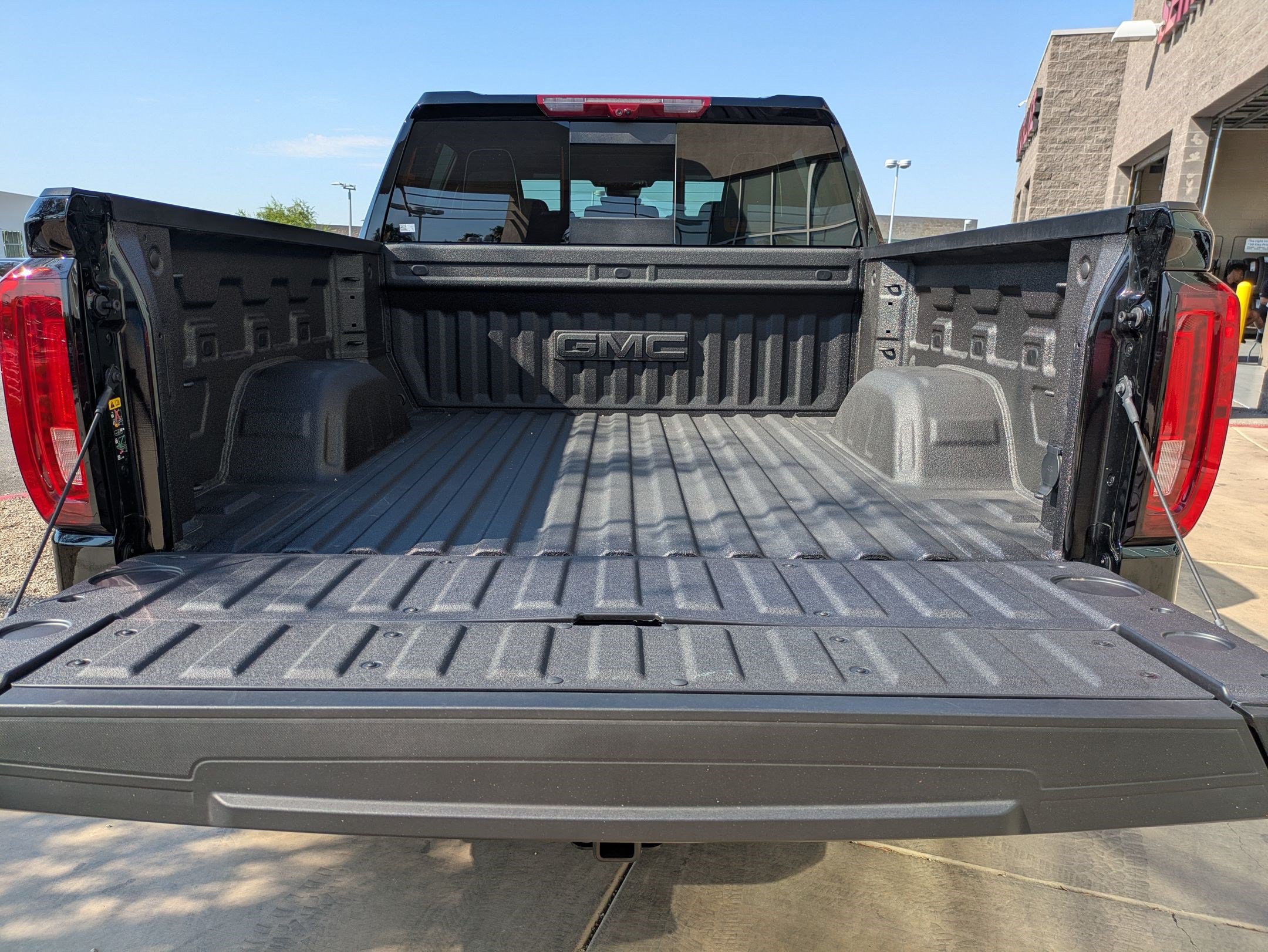Used 2026 GMC Sierra 1500 AT4X w/ LPO, Black Badging Package AWD/4WD image 34