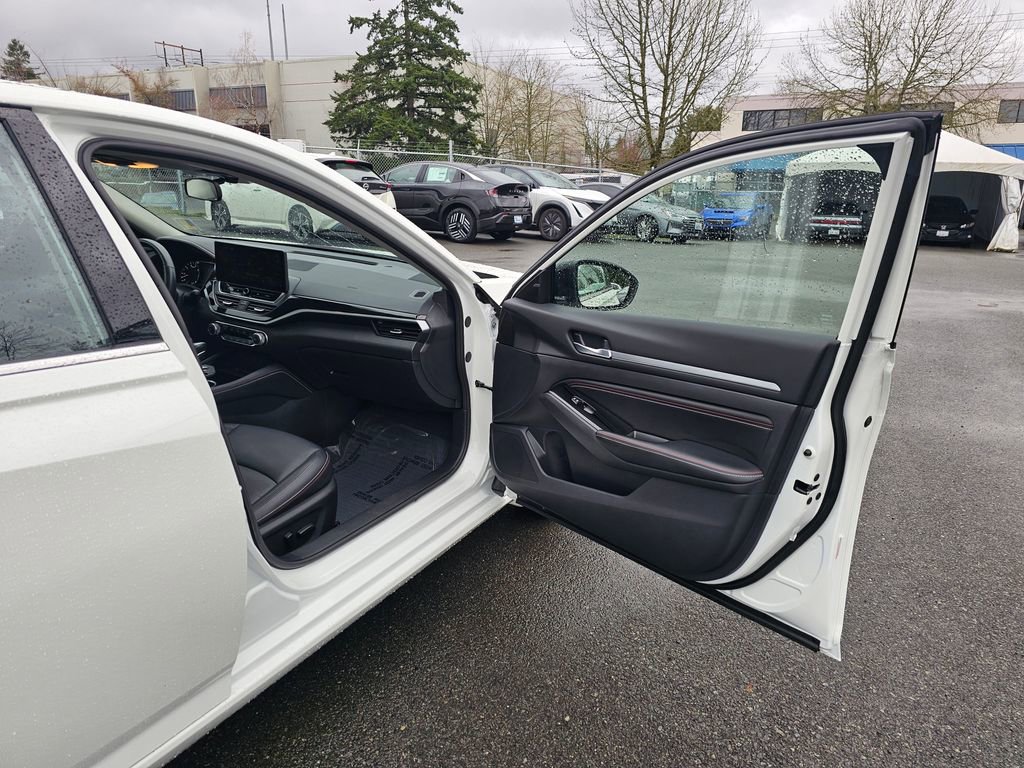 Certified 2023 Nissan Altima 2.5 SR w/ SR Premium Package image 29