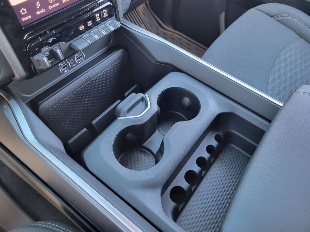 New 2026 RAM 2500 Big Horn AWD/4WD image 16