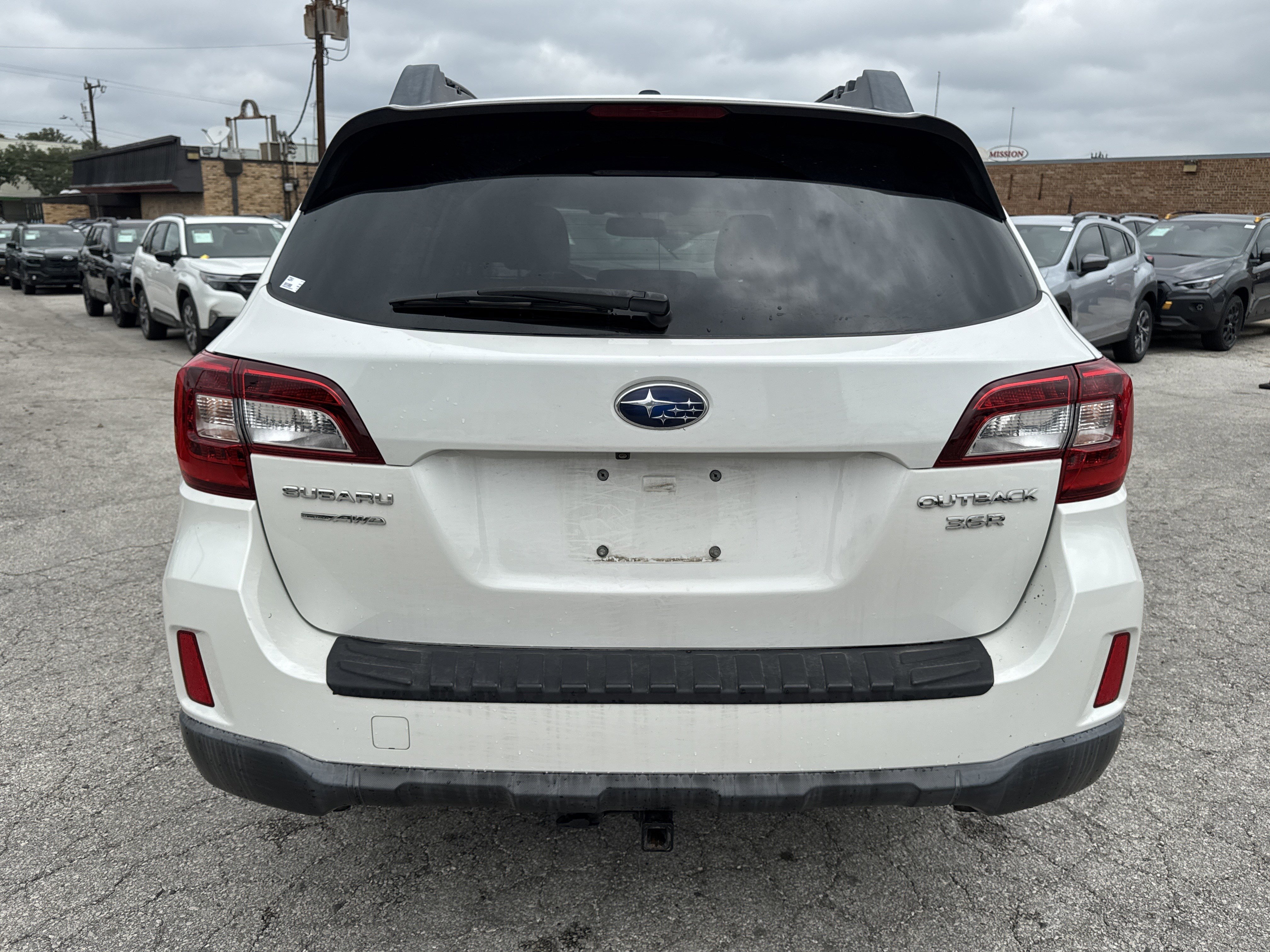 Used 2015 Subaru Outback 3.6R Limited AWD/4WD image 7