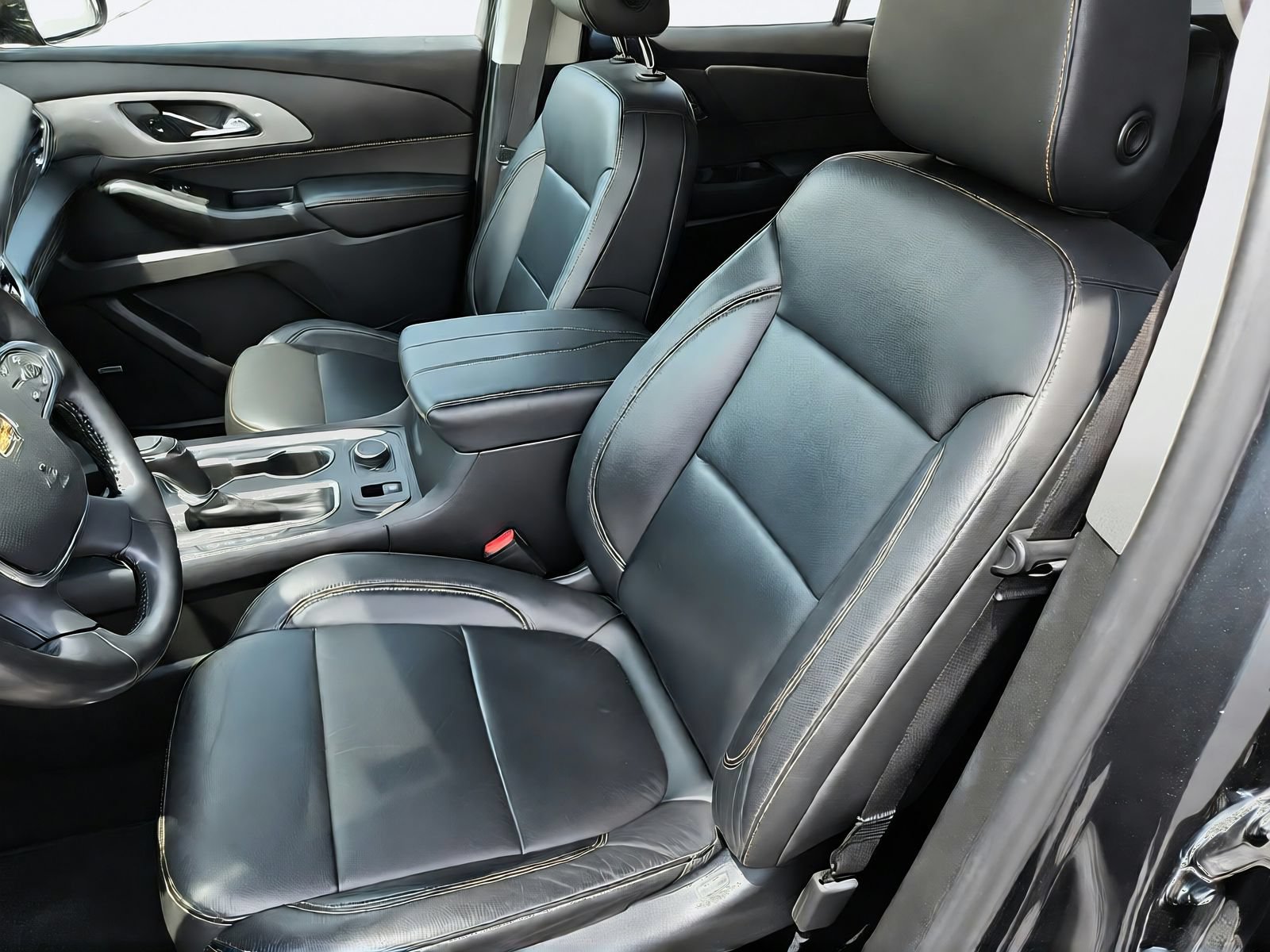 Used 2020 Chevrolet Traverse LT w/ LT Premium Package AWD/4WD image 12