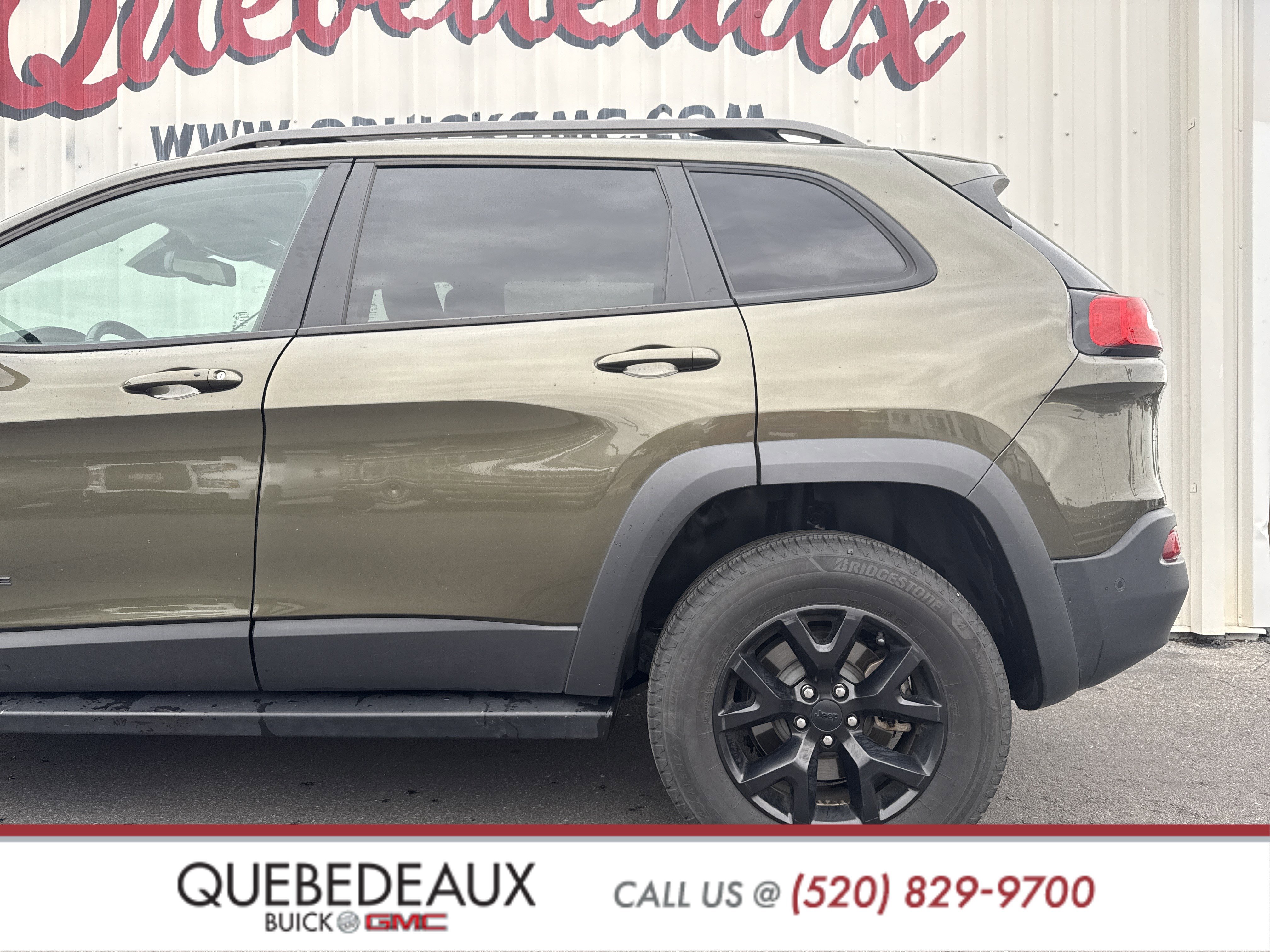 Used 2016 Jeep Cherokee Trailhawk w/ Comfort/Convenience Group image 2