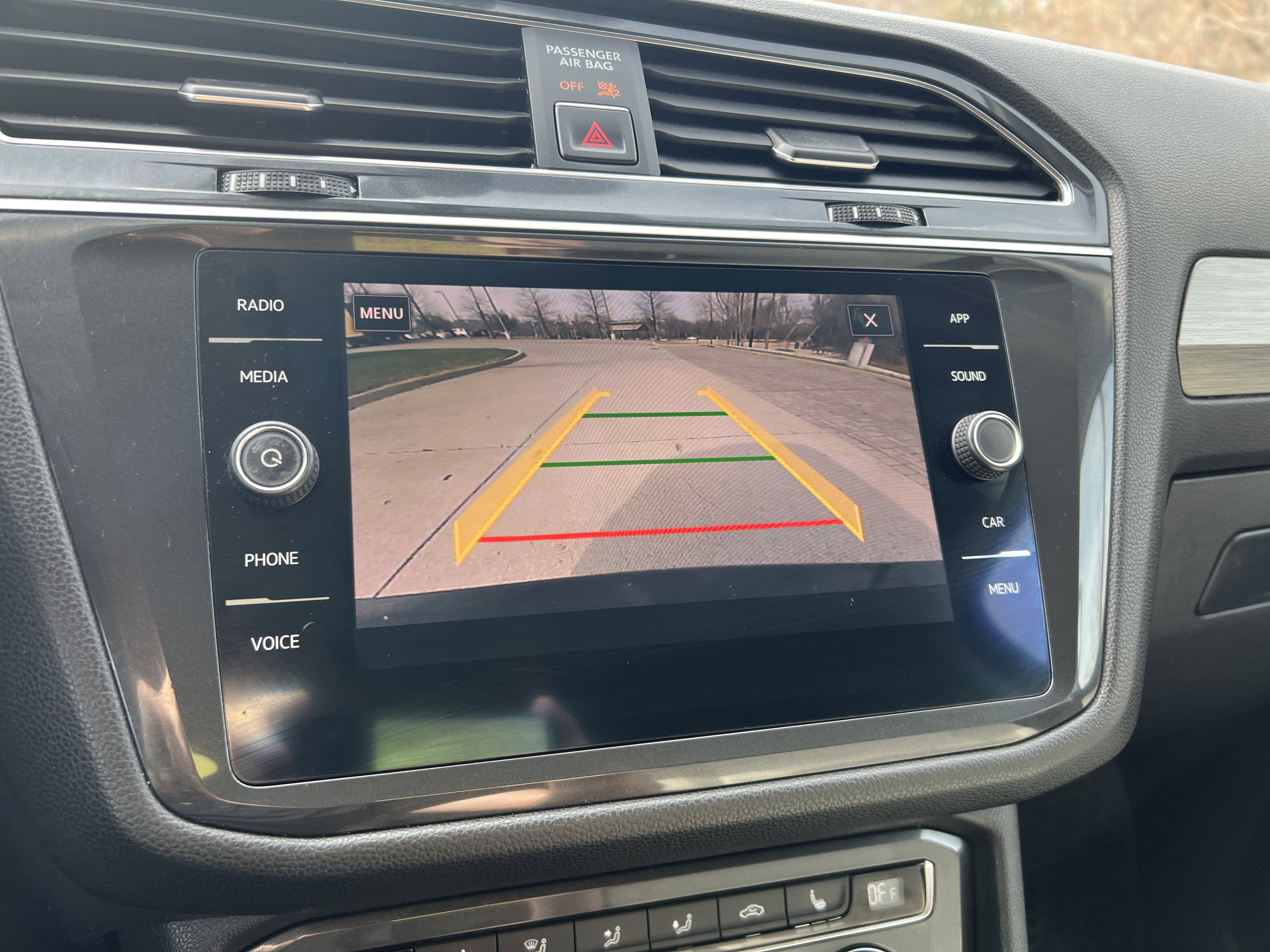 Used 2018 Volkswagen Tiguan SE w/ 18" Alloy Wheels Package image 23