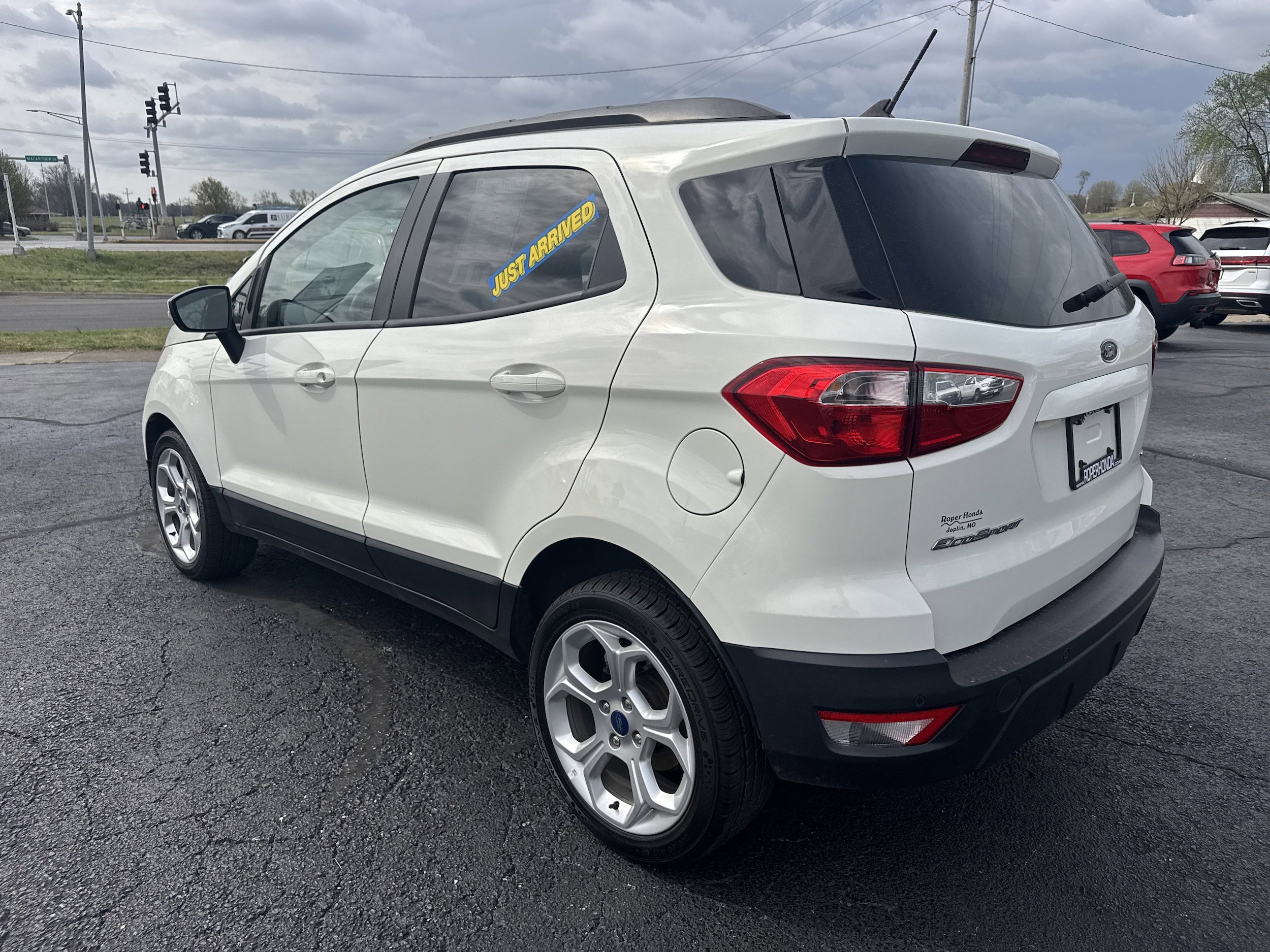 Used 2021 Ford EcoSport SE w/ SE Convenience Package image 9