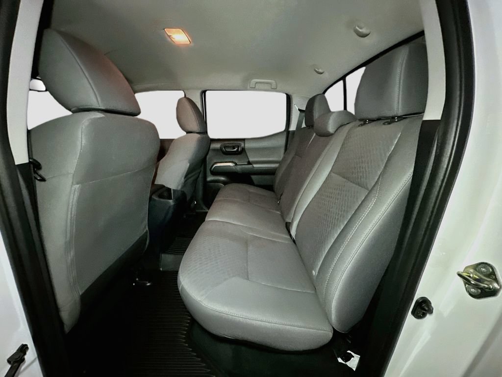 Used 2020 Toyota Tacoma SR5 AWD/4WD image 23