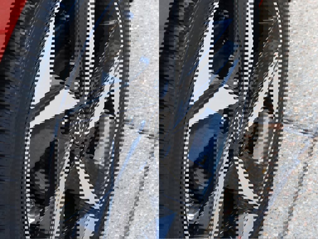 Certified 2022 Hyundai Elantra Limited image 40