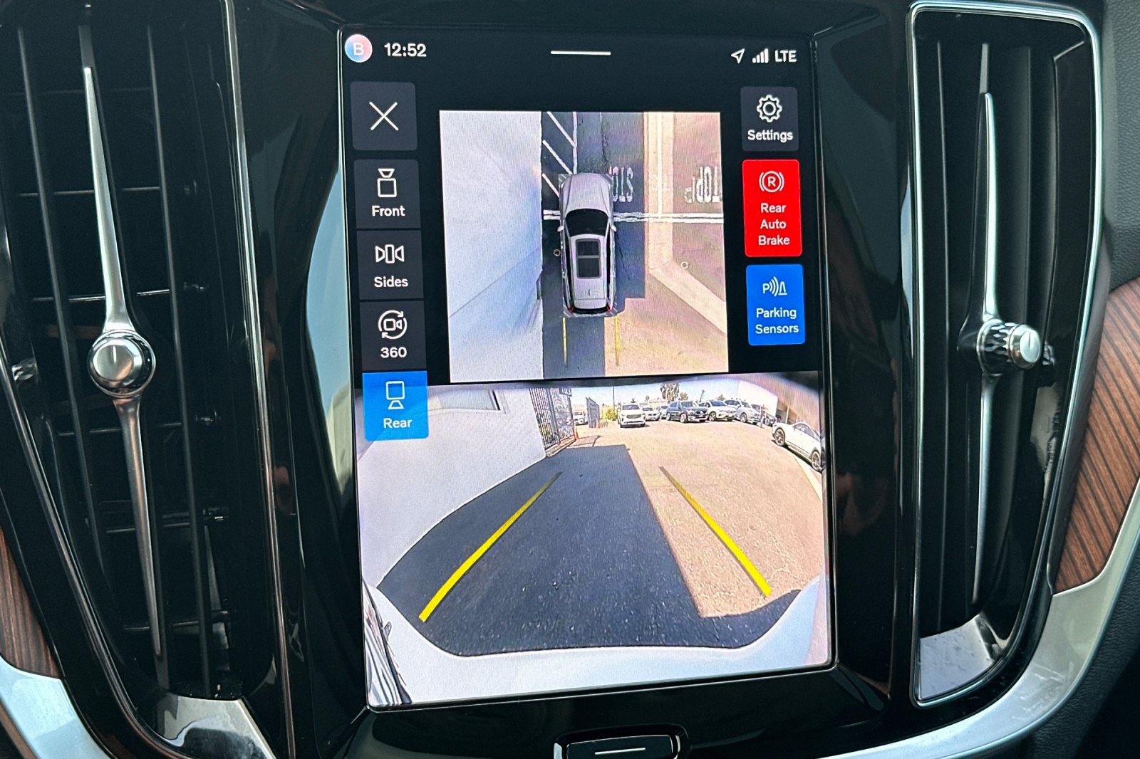 Certified 2025 Volvo V60 B5 Cross Country Plus image 22