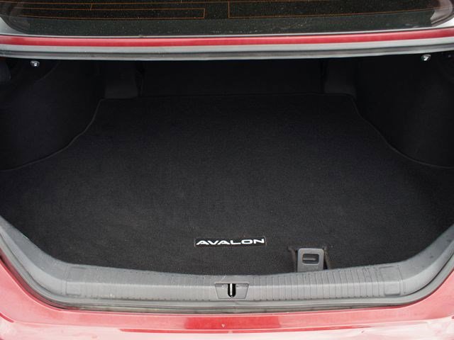 Used 2019 Toyota Avalon XSE image 17