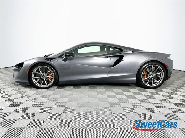 Used 2024 McLaren Artura image 4