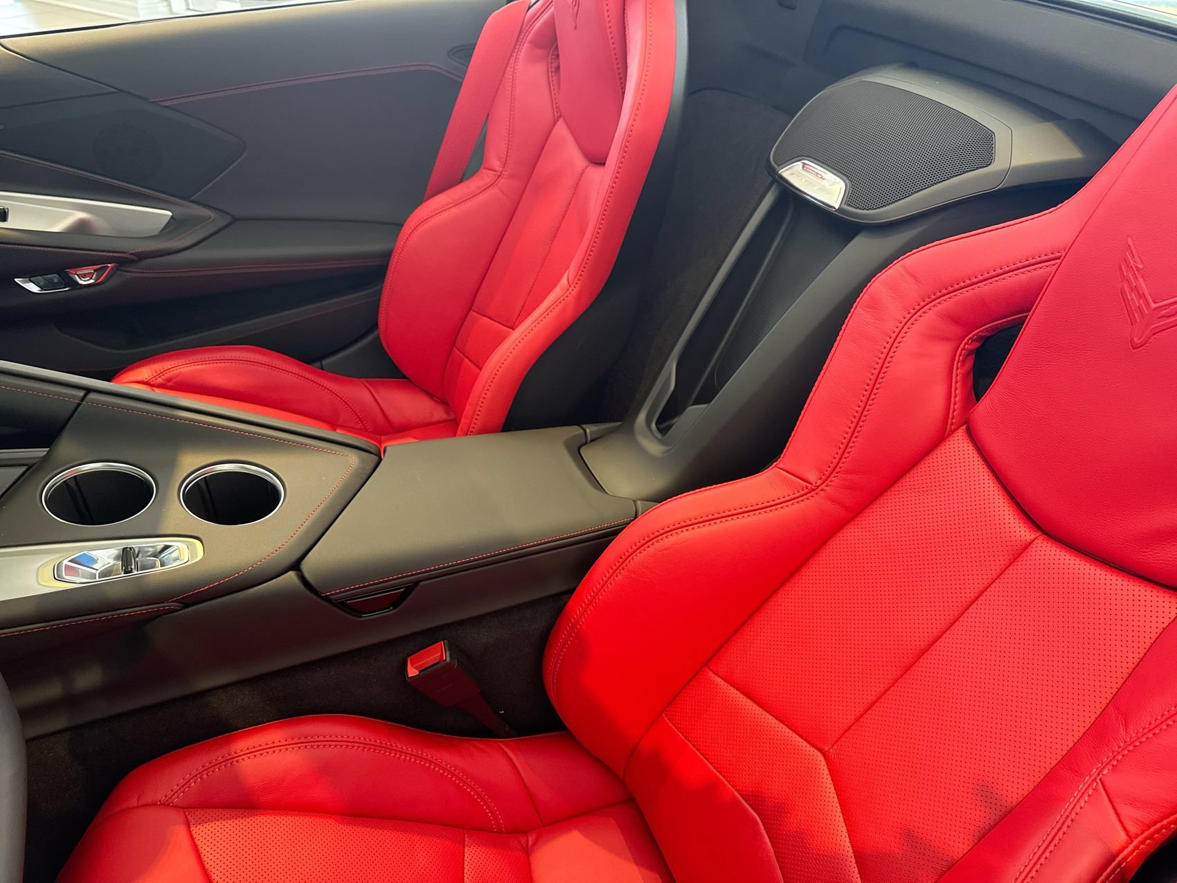 New 2027 Chevrolet Corvette Stingray Convertible w/ Battery Protection Package RWD image 21
