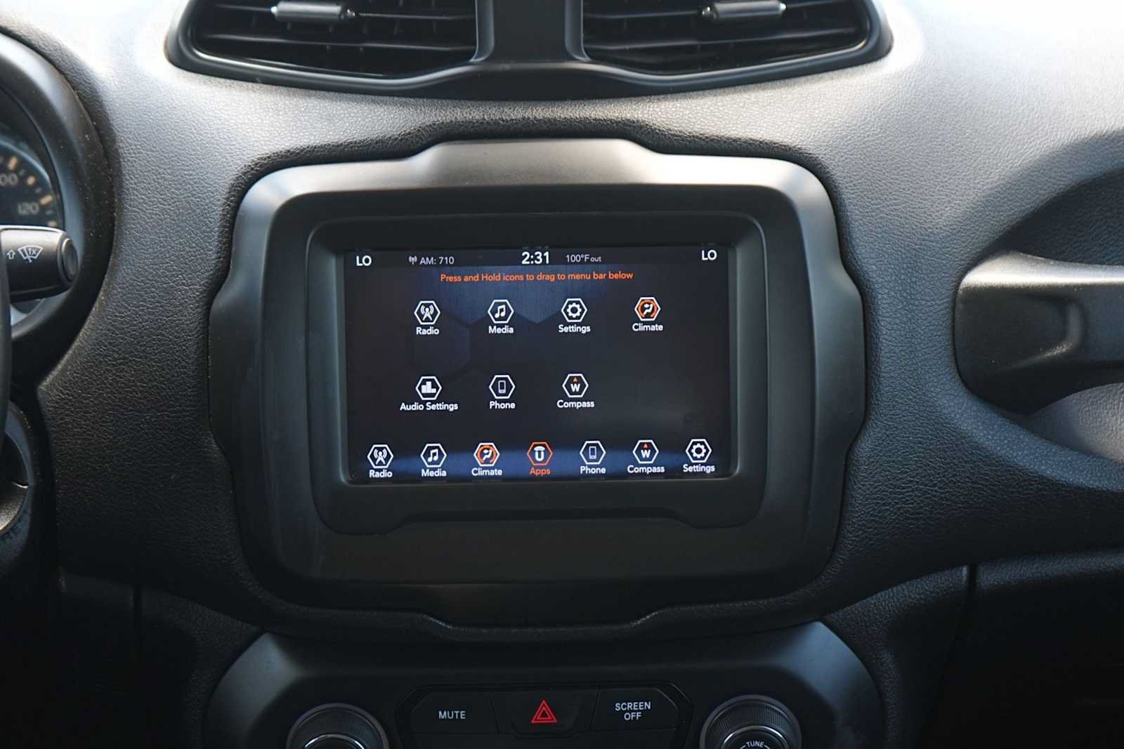 Used 2018 Jeep Renegade Altitude FWD image 19