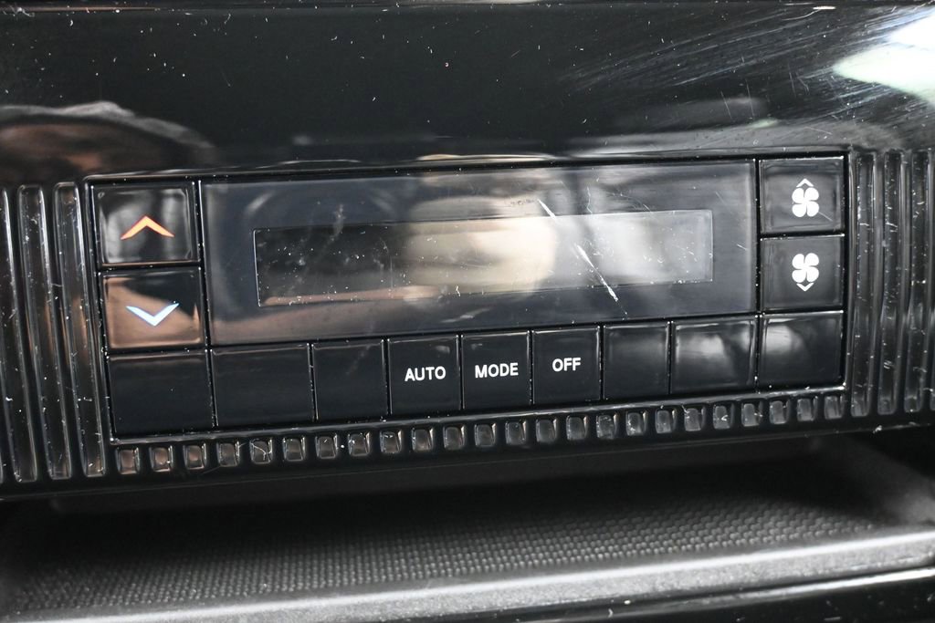 Used 2024 Jeep Wagoneer L Series II RWD image 31