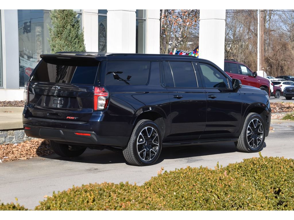 Used 2022 Chevrolet Suburban RST w/ Luxury Package image 4