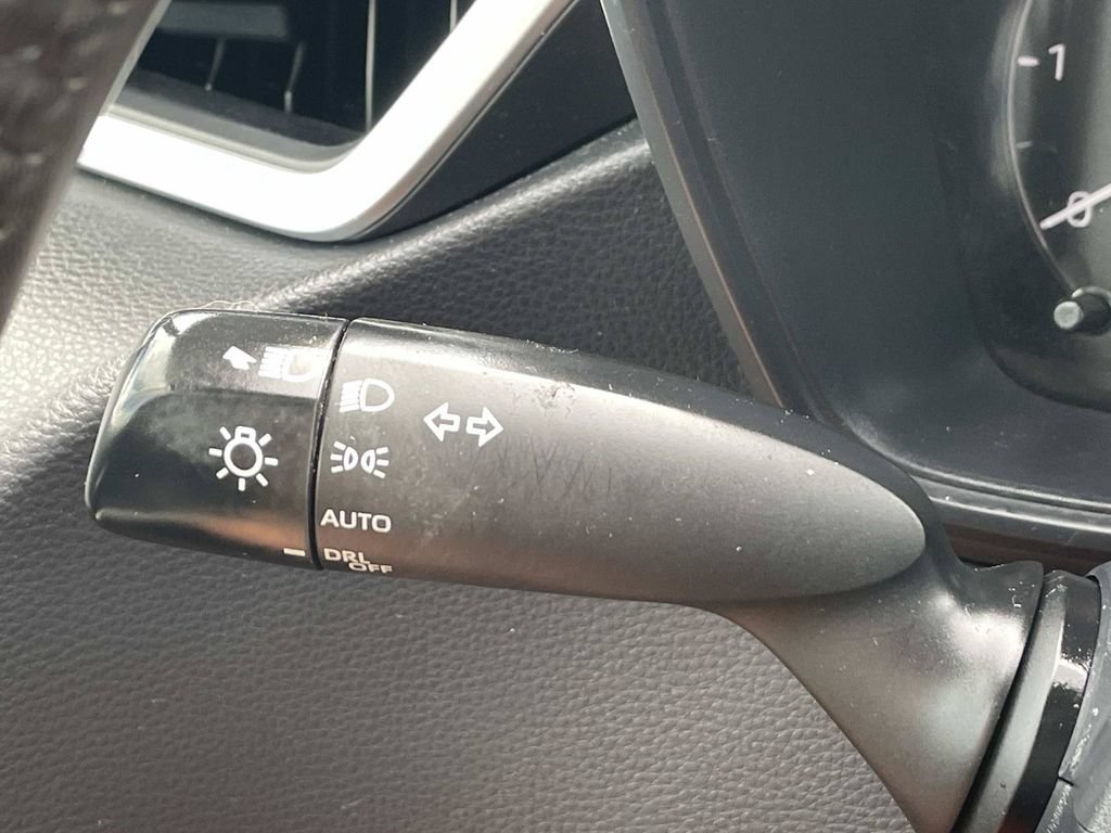 Used 2023 Toyota Corolla SE FWD image 30