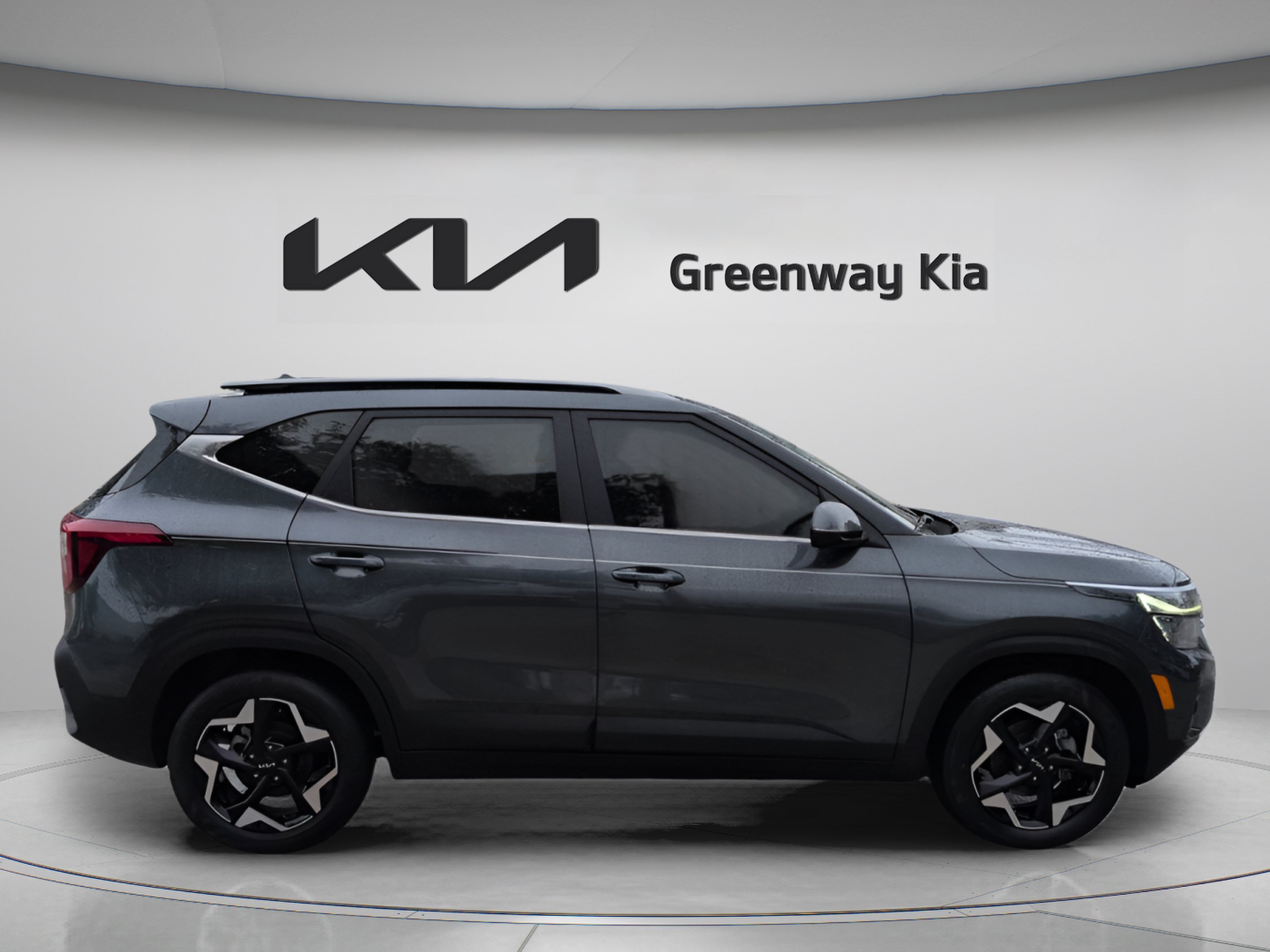Certified 2025 Kia Seltos EX w/ EX Sunroof Package FWD image 5