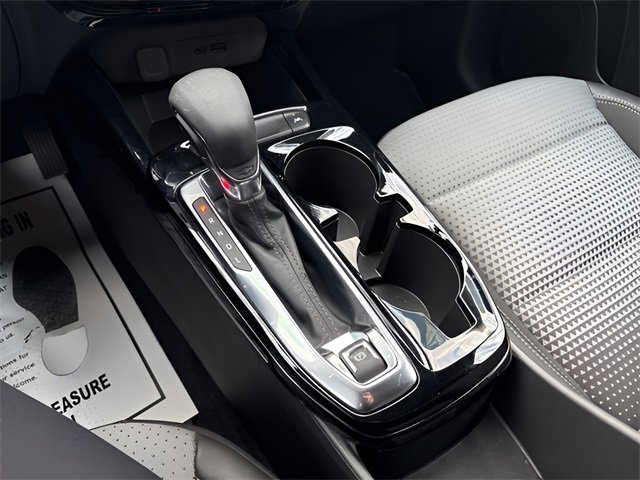 Used 2025 Chevrolet Trax LT w/ LT Convenience Package image 16