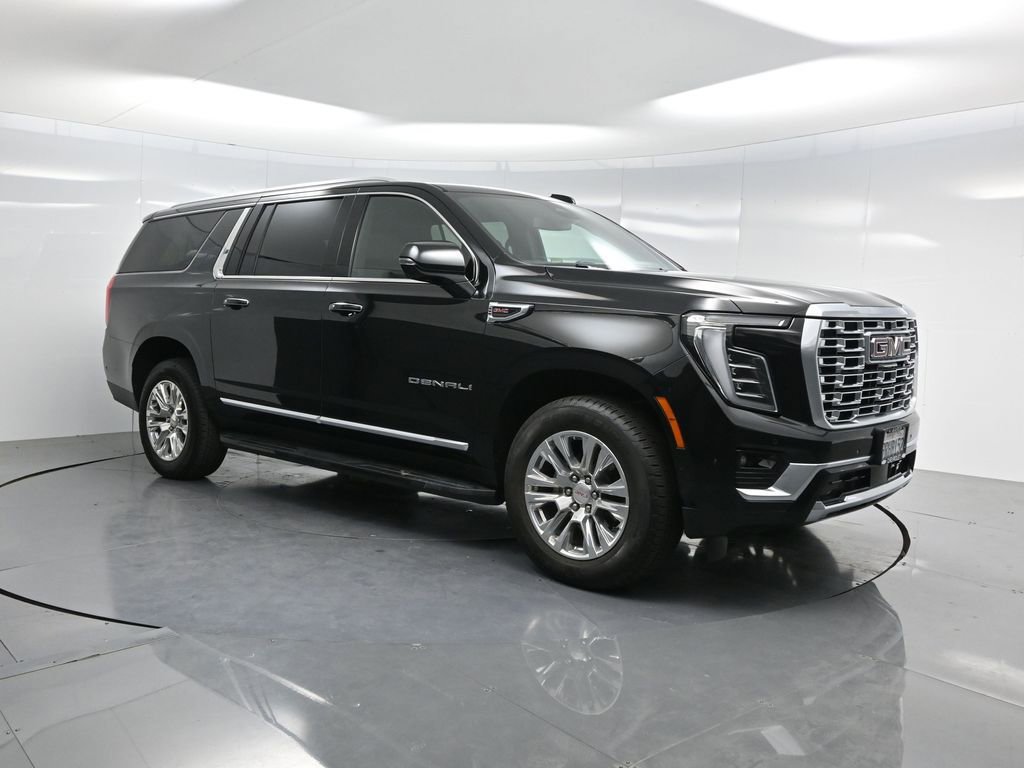 Used 2025 GMC Yukon XL Denali image 4