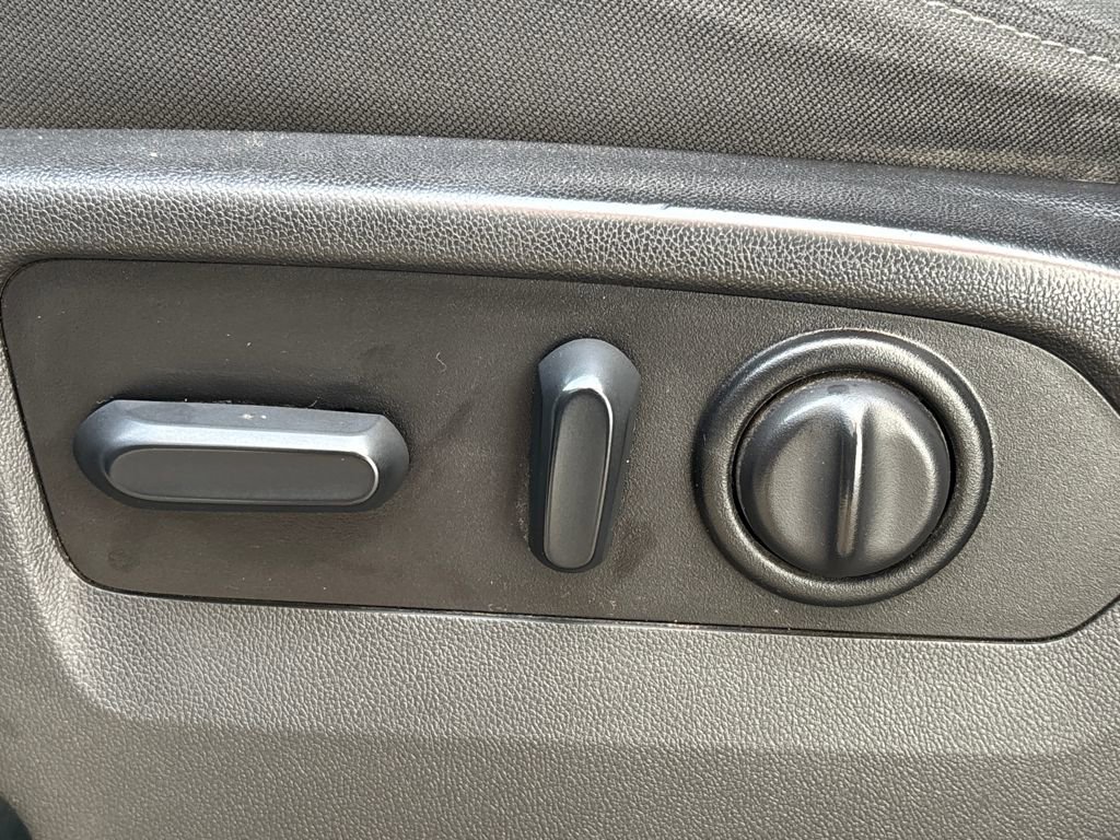 Used 2022 Chevrolet Silverado 1500 Custom w/ Rally Edition image 9