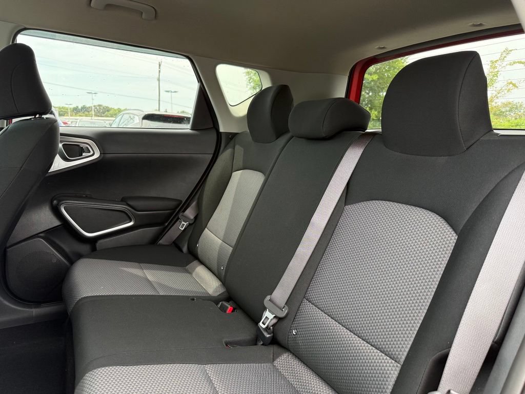 Used 2022 Kia Soul LX w/ Technology Package FWD image 7
