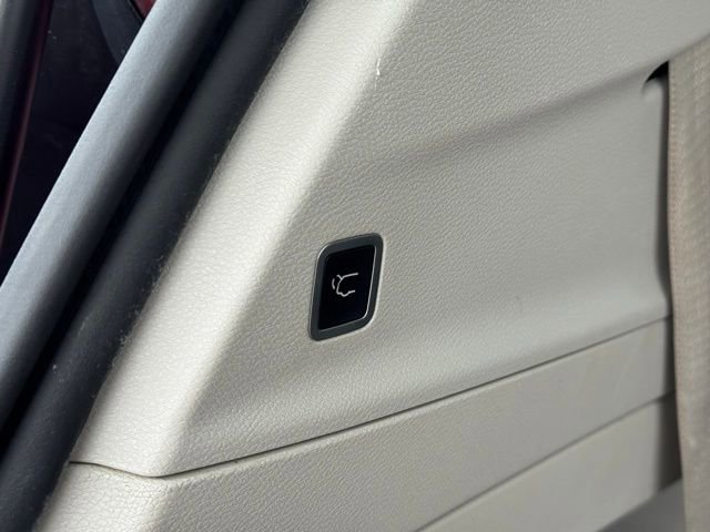 Used 2018 Chrysler Pacifica Touring-L Plus image 41