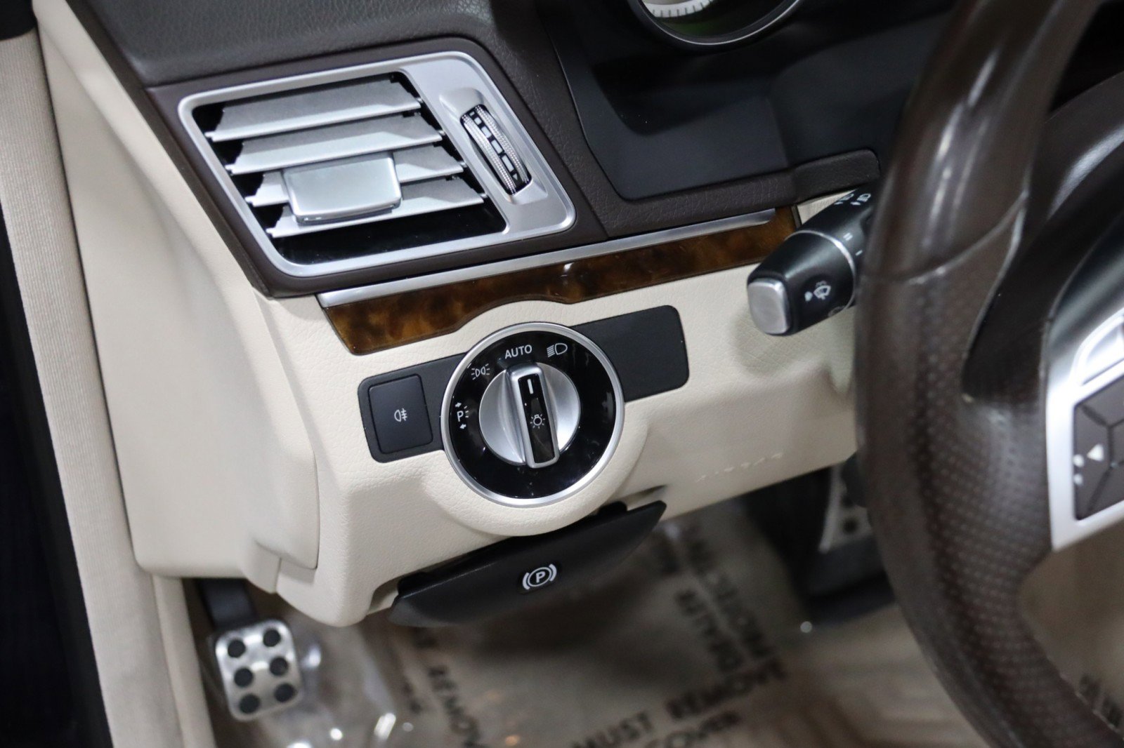 Used 2015 Mercedes-Benz E 400 Cabriolet w/ Premium 1 Package image 58