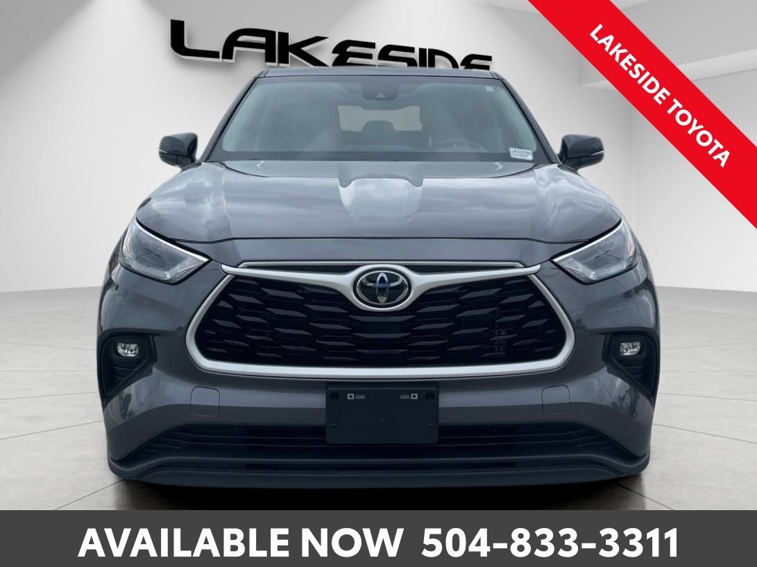Used 2025 Toyota Highlander LE image 9