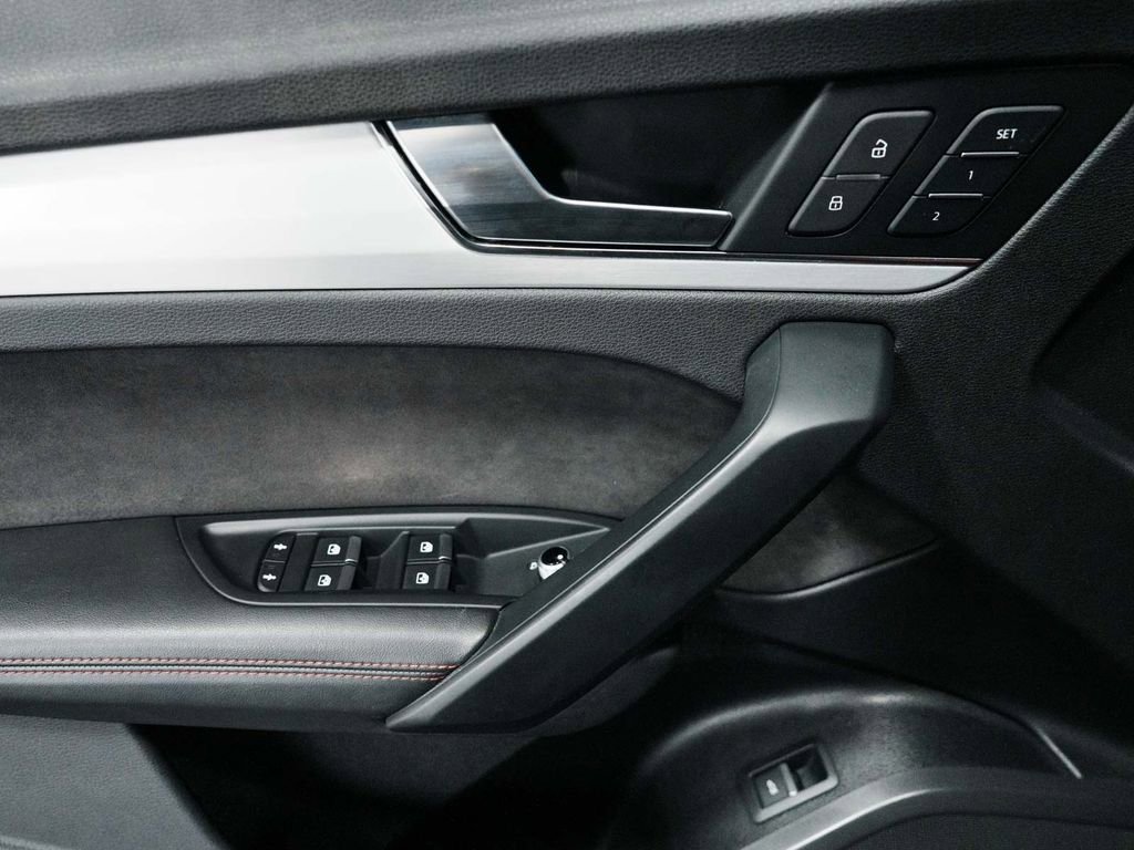 Used 2019 Audi SQ5 Premium Plus w/ Premium Plus Package image 12