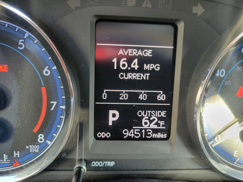 Used 2018 Toyota Corolla LE image 35