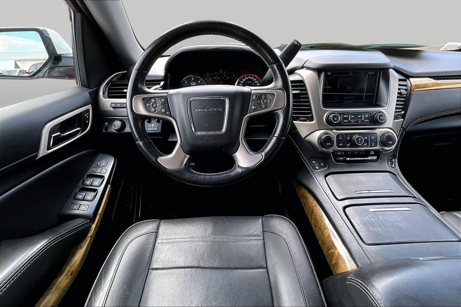 Used 2016 GMC Yukon Denali w/ Open Road Package AWD/4WD image 5