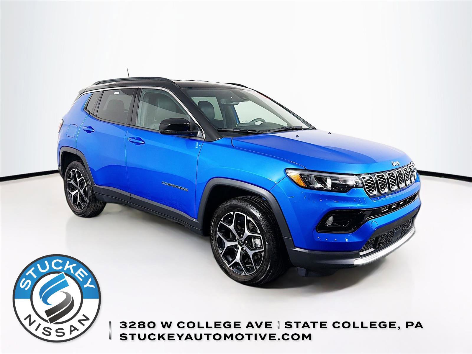 Used 2025 Jeep Compass Limited AWD/4WD image 1
