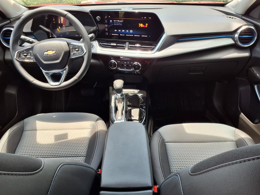 Used 2026 Chevrolet Trax LT w/ Driver Confidence Package FWD image 9