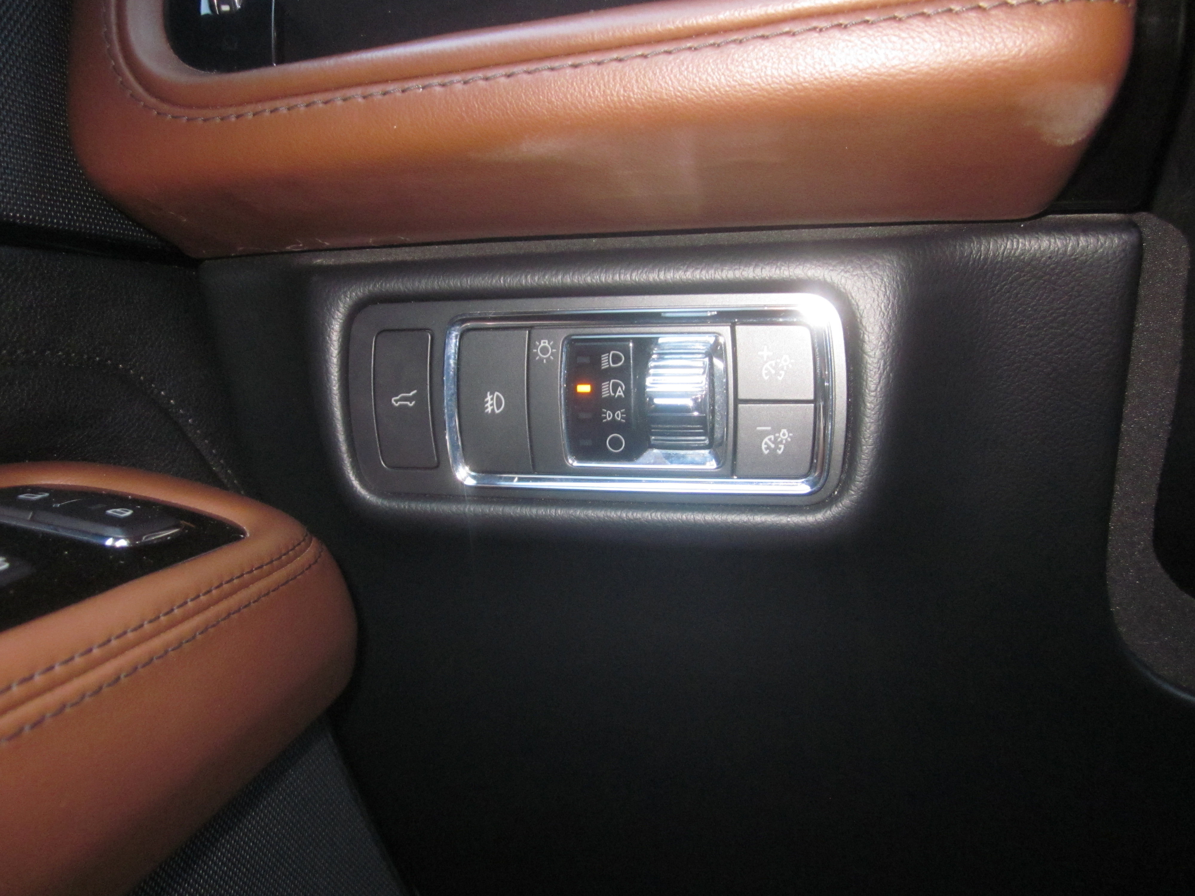 Used 2020 Lincoln Aviator Reserve w/ Elements Package Plus image 23