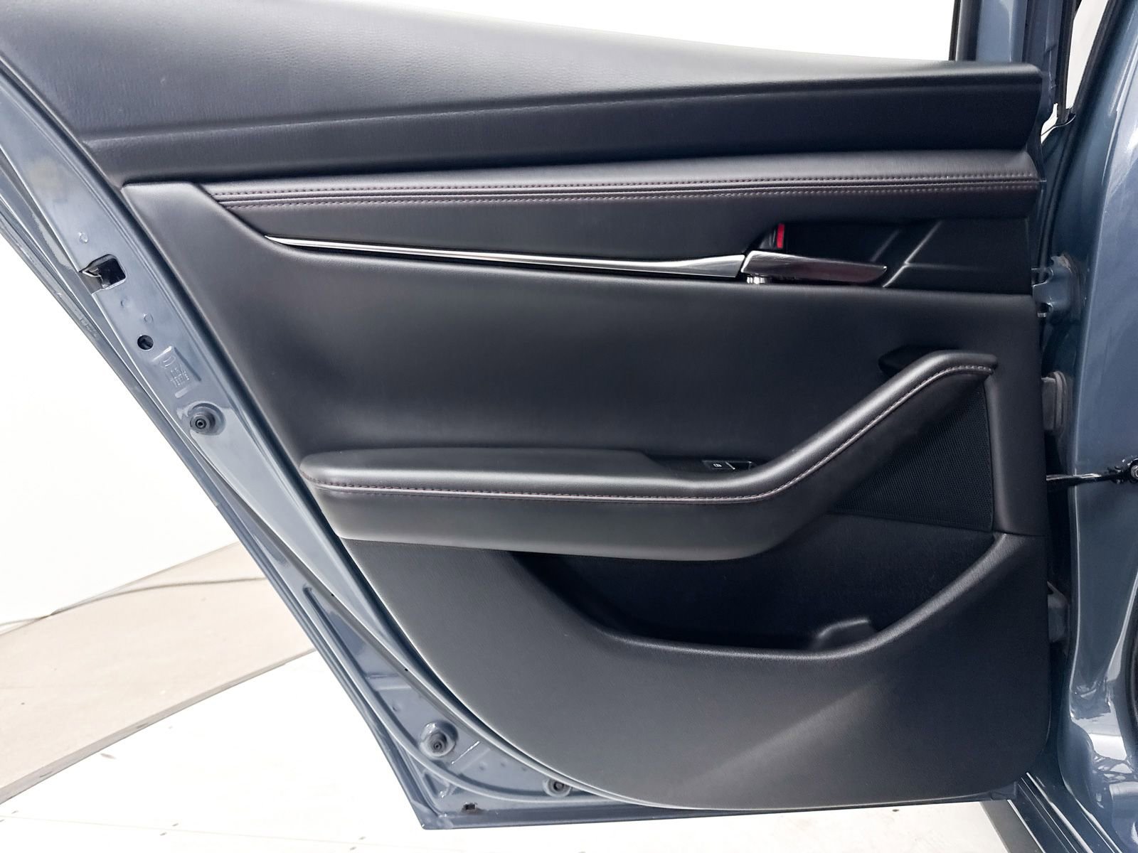 Used 2023 MAZDA MAZDA3 s image 32