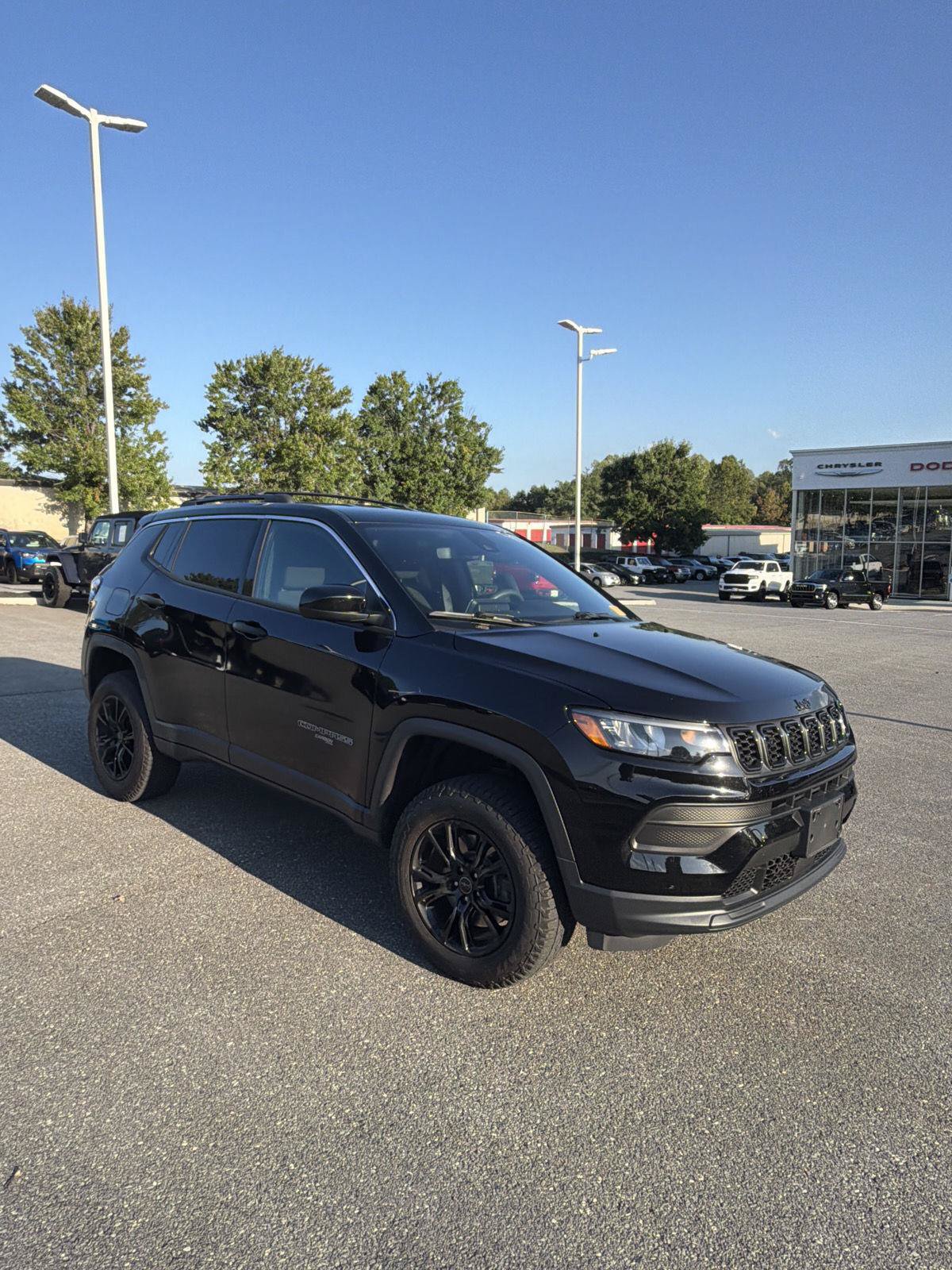 Used 2025 Jeep Compass Sport AWD/4WD image 1