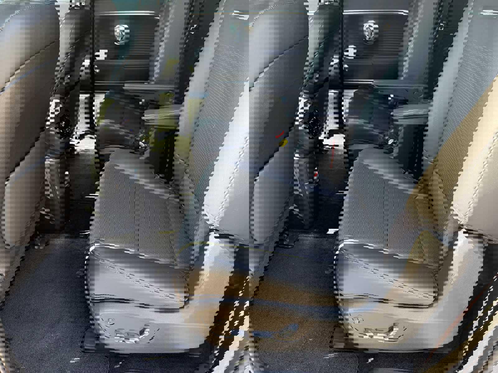 New 2026 Hyundai Ioniq 9 Limited image 11