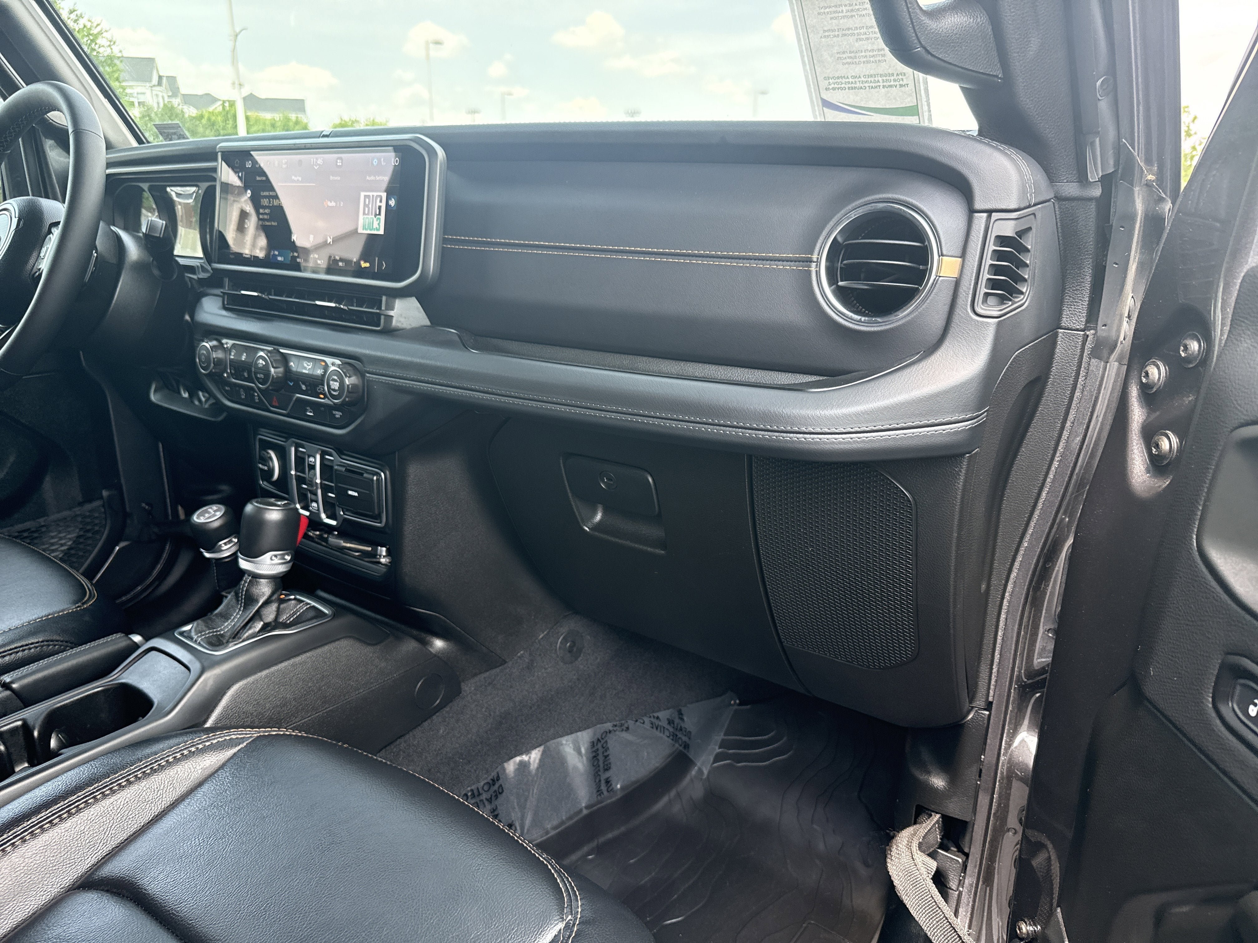 Used 2025 Jeep Gladiator Sport AWD/4WD image 27